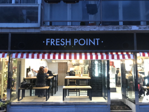 Fresh Point Pizza - výroba a instalace polepu na restauraci